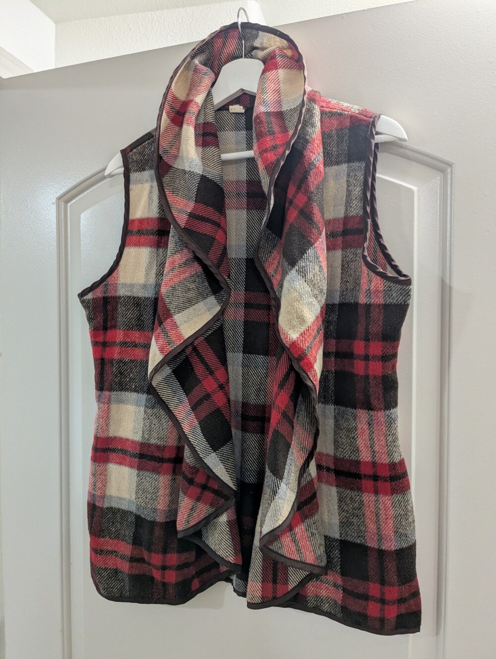 Plaid Open-Front Sleeveless Vest Jacket - Red & Black